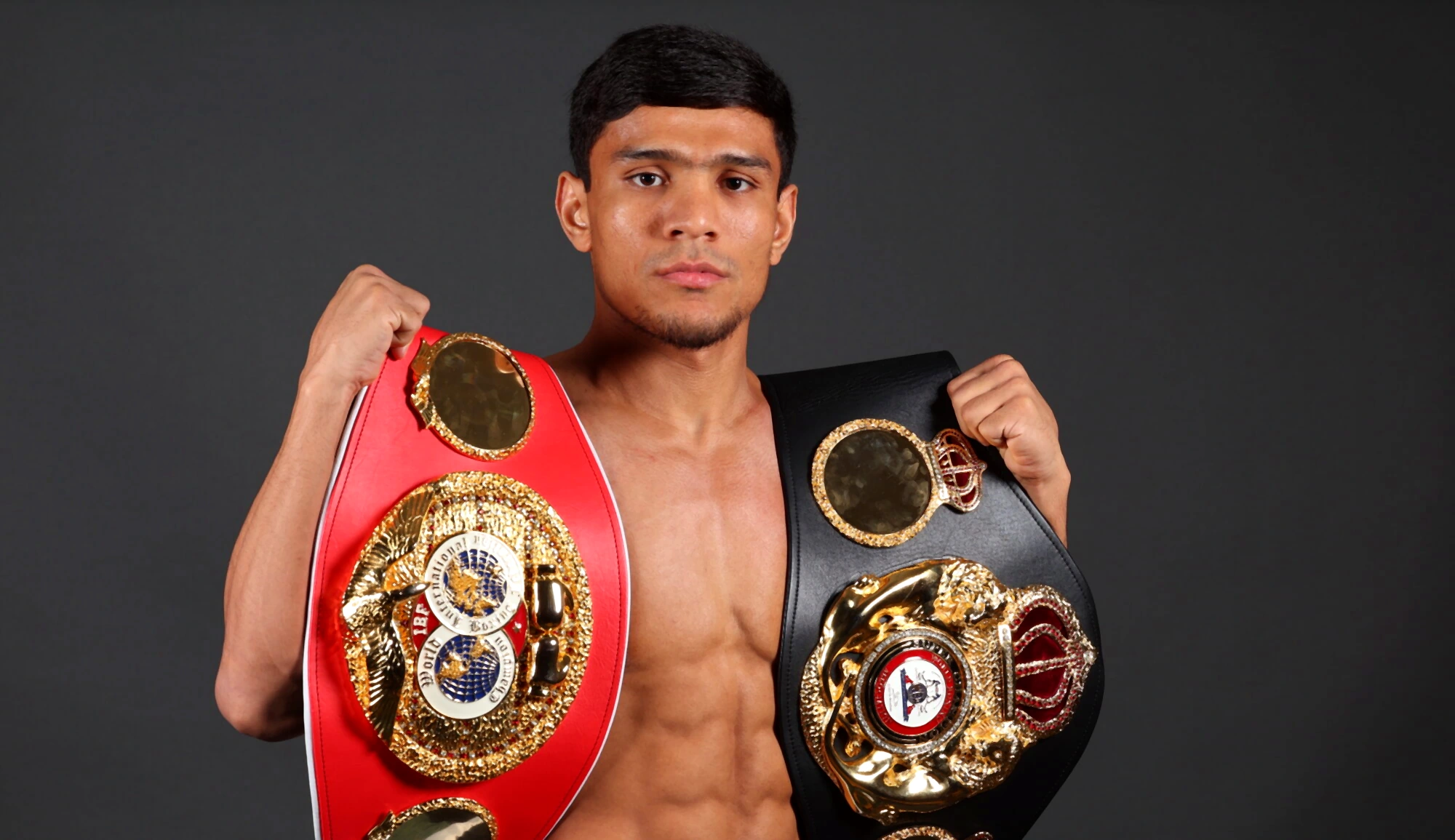 Murodjon Ahmadaliyev bokschi portret WBA IBF sobiq chempion